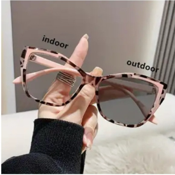 Accessories - Women’s Pink Leopard Print Transition Sunglasses NWT